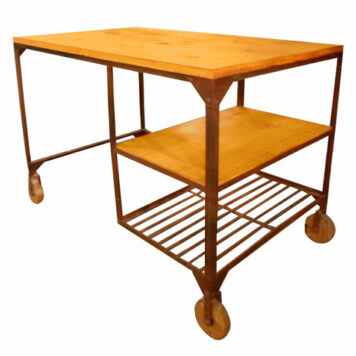 Escrivaninha com Rodas